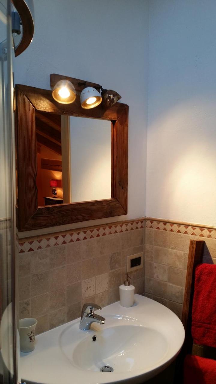 Ferienwohnung Il Rifugio Della Volpe Introd Exterior foto